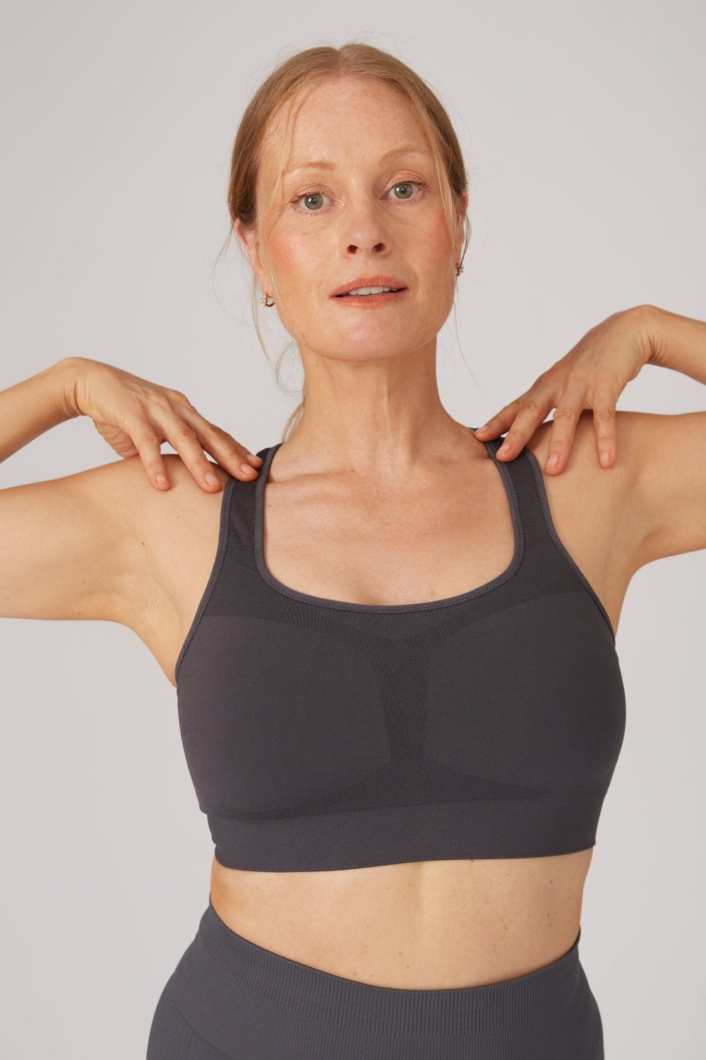 Jilla Fearless Hold Sports Bra