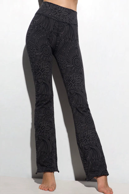 Funky Simplicity Flared Leggings
