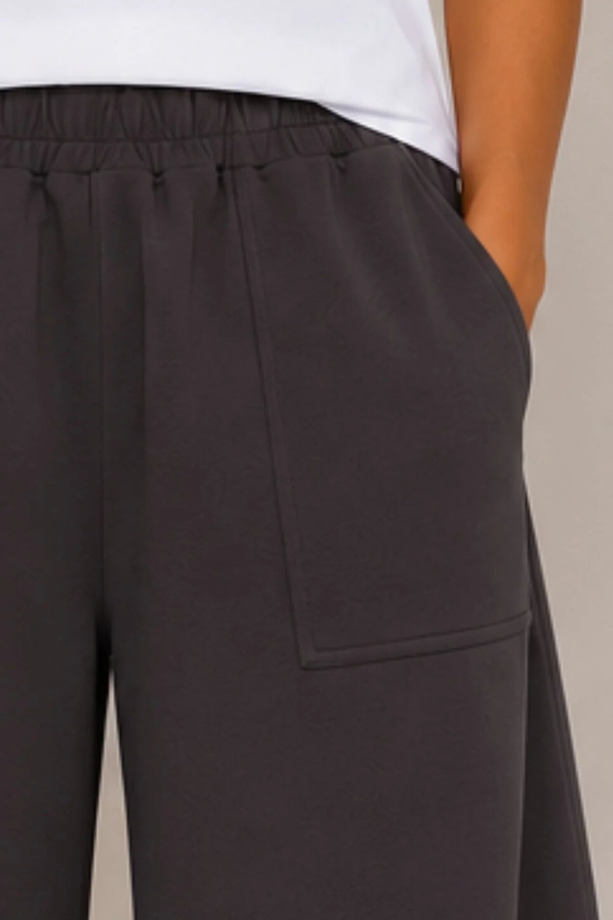 Born Nouli Sloane Relaxed Barrel Leg Trouser